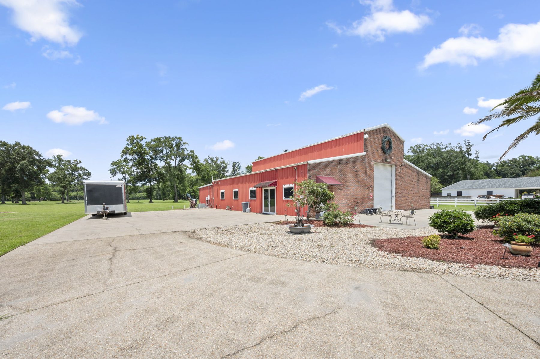 Loosemoore Estate live-work shop building on its own lot, 40326 Loosemoore Rd