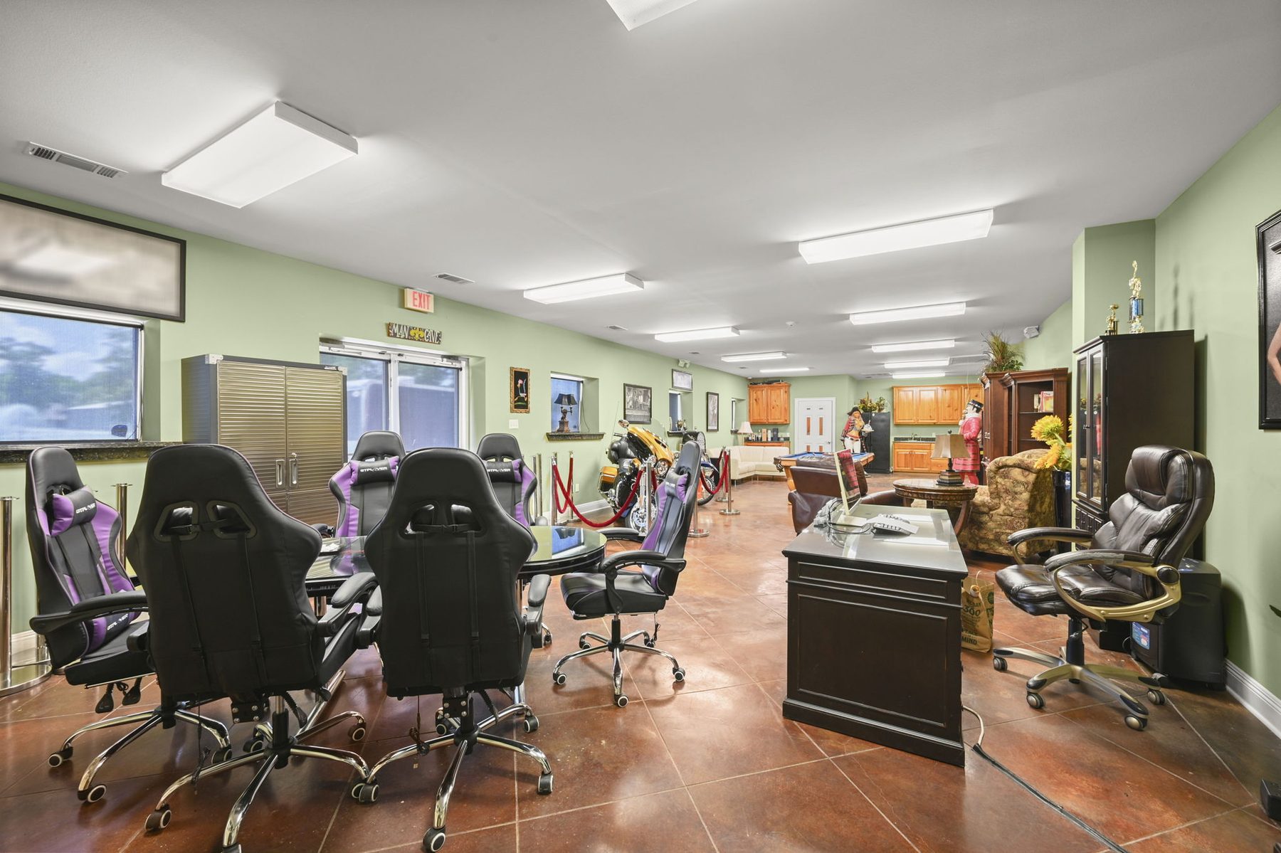 Loosemoore Estate 4,100 SF metal professional building with parking, Ascension Parish